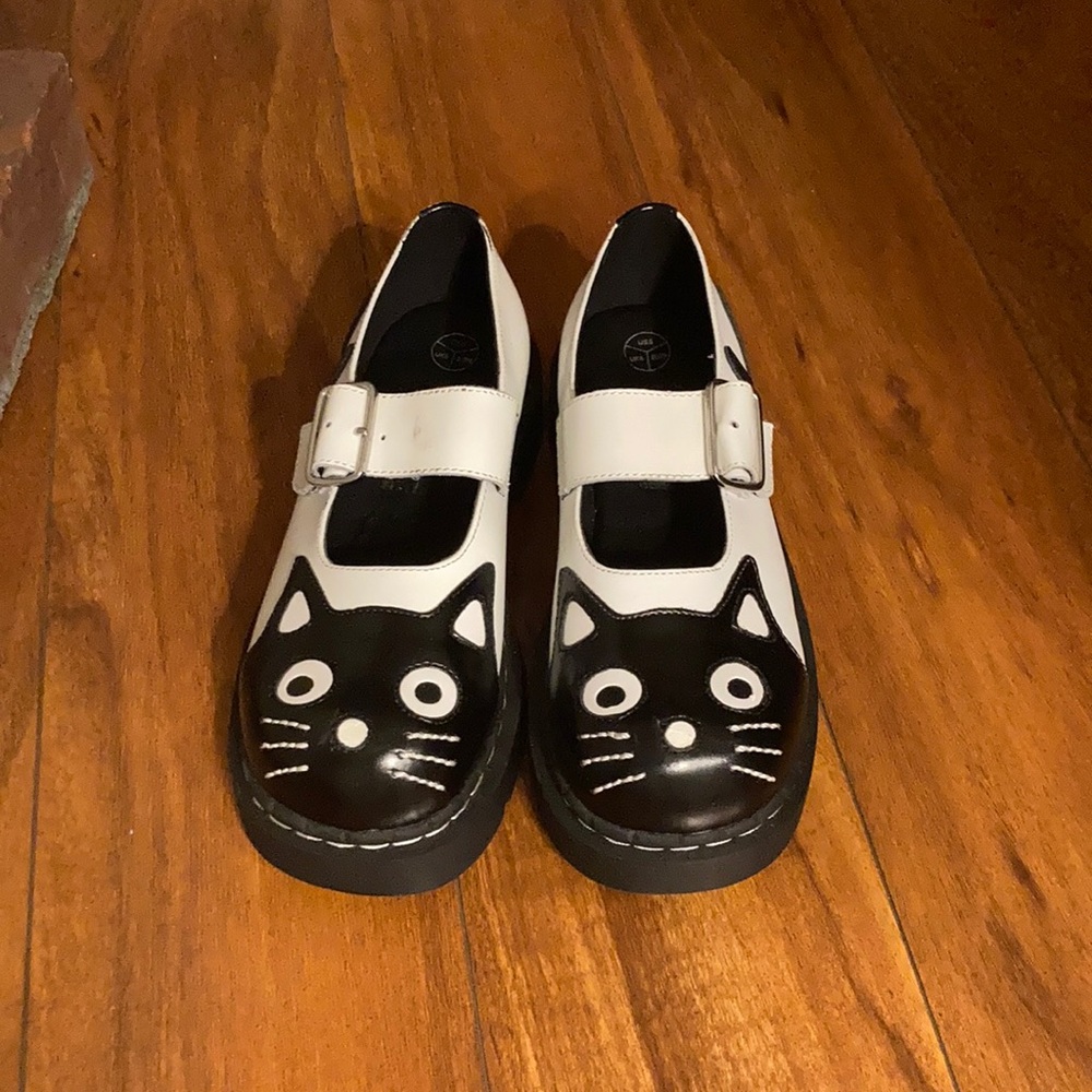 TUK Classic Kitty Mary Janes (White)
